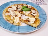 Pizza veloce rovesciata alle zucchine in padella