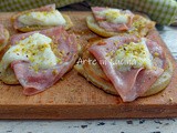 Pizzette mortadella e provola in padella