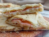 Scrocchiarella con mortadella e stracchino