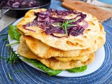Sfoglie di pane con cipolle