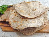Sfoglie di pane integrale in padella senza lievito