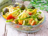 Spaghetti di zucchine crude al limone in insalata