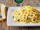 Spaghetti mimosa con mollica e zucchine ricetta veloce