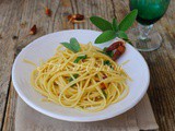 Spaghetti salvia e peperoncino ricetta veloce