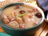 A Super Soup For Whitening And Detoxification – Lotus Root and Pig Feet Soup Recipe