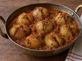Stuffed Onions in Spicy Gravy