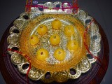 Besan ke Laddu - Indian festival dessert made from gram flour