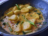 Dimer Jhol / Andey ki curry - Simple spicy Egg Curry