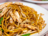 Chicken Chow Mein Calories and Nutrition