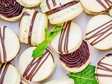 Mint Chocolate Macarons