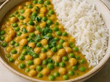 Čičerikin curry z grahom in jasminovim rižem