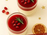 Praznična panna cotta z omako iz granatnega jabolka