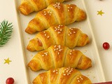 Slani rogljički iz listnatega testa s pršutom in sirom