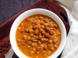 Kala Chana Masala Recipe | Black Chickpeas Curry