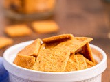 Keto Smoked Cheddar Crackers (Cheez-Its)