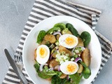 Aardappelsalade met spinazie en ei