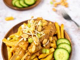 Patatje kipsaté – Loaded fries