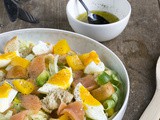 Salade met gerookte zalm en ei