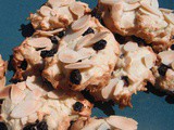 Almond and blueberry cookies