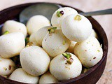 Bengali Rasgulla Recipe | How To Make Soft Rasgulla