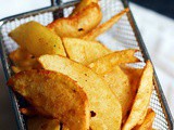 Potato wedges recipe, how to make baked and fried potato wedges recipe