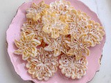 Noon Panjereh (Persian Rosettes): Delicate and Crispy Sweet Treats