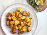 Rosemary Roasted Potatoes: An Easy and Flavourful Side Dish