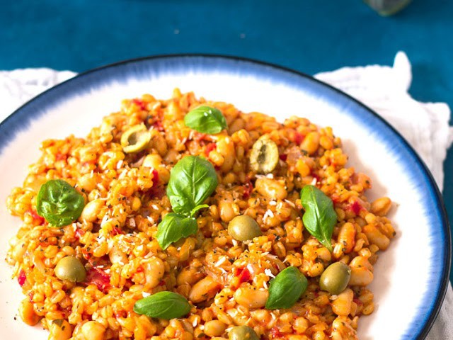 https://verygoodrecipes.com/images/blogs/cookingwithsapana/tomato-barley-basil-risotto.640x480.jpg