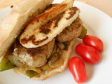 Μοσχαρίσια φιλετάκια σάντουιτς με λαχανικά και χαλούμι