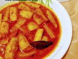 Raw banana n potato curry / aloo kanchakolar jhol