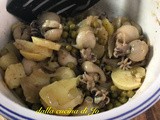 Seppioline speziate con patate, piselli e cipolle