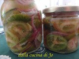 Sottaceti di pomodori verdi e cipolle