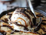 Brown Butter Chocolate Chip Cookie Skillet ( Pizookie )