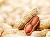 5 Health Benefits of Peanuts + 5 Tips and Hacks