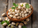 5 Health Benefits of Pistachios, 3 Side Effects & Nutrition Facts