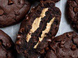 Peanut Butter Stuffed Chocolate Cookies (vegan)