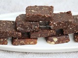 Dates and nuts bar / dates brownie