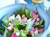 Geroosterde rabarber hazelnoten salade