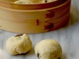Chinese red bean paste steamed bao (豆沙包)