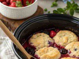 Crockpot Mixed Berry Cobbler – Easy Slow Cooker Dessert for a Sweet & Cozy Treat