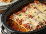 Easy Crockpot Classic Beef Lasagna Recipe – a Family Favorite