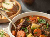 Easy Crockpot Italian Beef Stew: Hearty Comfort Food for Busy Families