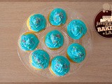 Puf-cupcake con frosting al burro • Smurf-Cupcake with buttercream frosting