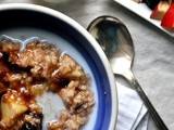 Quick Oatmeal with Fruit and Nuts