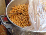 Gluten-free Moroccan street food: soft chickpeas  Taib we Hari 