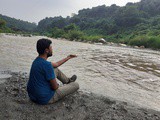 How does it feel to eat Maggi at the bank of a river