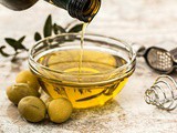 How to Choose the Best Olive Oil Gift Set for Your Loved One