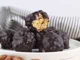 Easy Peanut Butter Balls with Rice Krispies