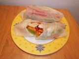 Spring rolls with chicken, carrots and bell pepper
