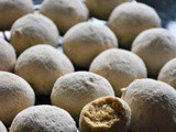 Kourebiedes – Greek Snow Ball Cookies Recipe